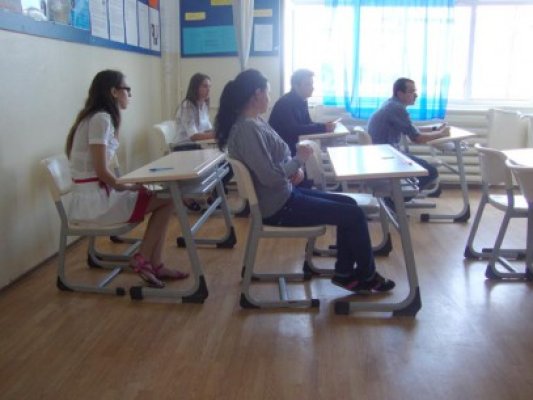 Acuzaţii grave la liceul din Năvodari: o elevă dată afară de la Bac susţine că i s-a cerut şpagă